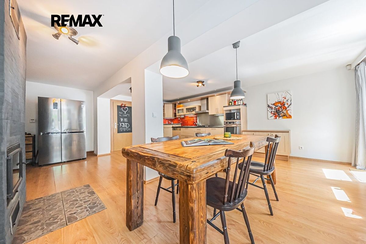 Prodej rodinného domu 190 m², pozemek 598 m² – fotografie 4