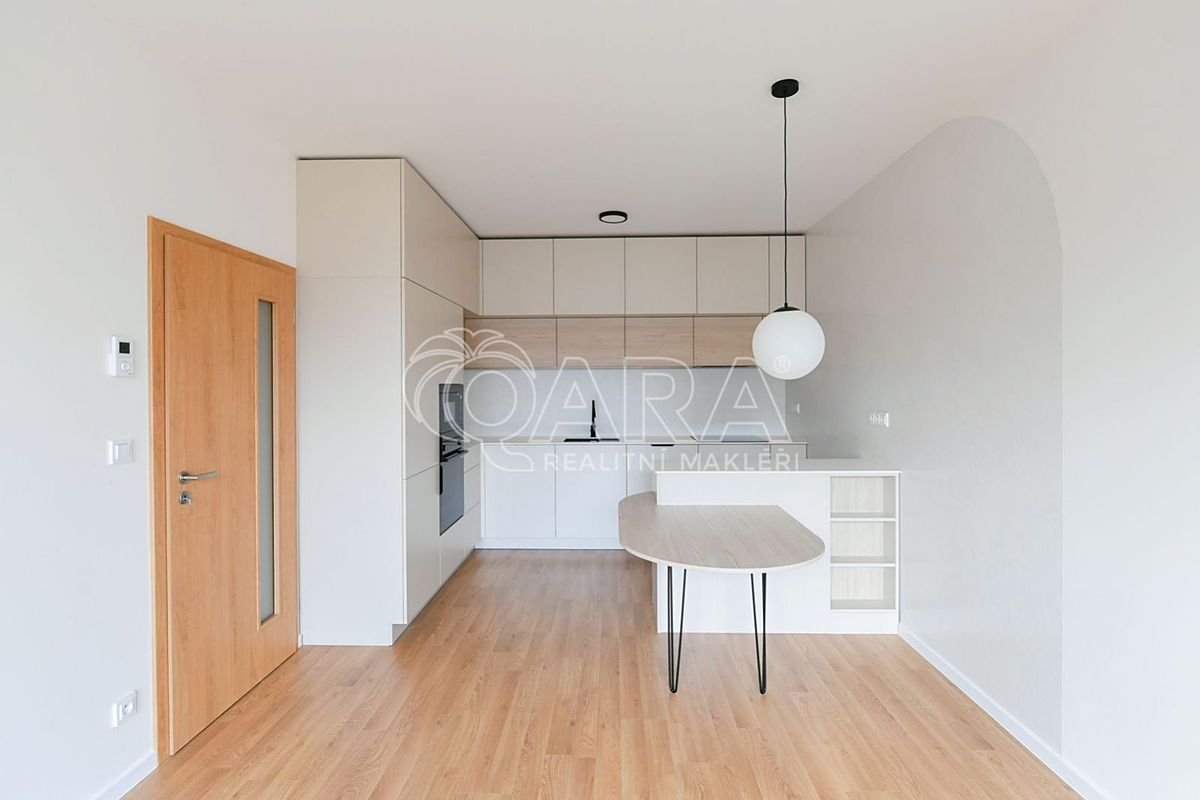 Pronájem bytu 3+kk 73 m² – fotografie 4