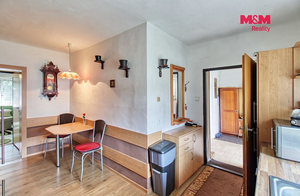 Prodej rodinného domu 268 m², pozemek 1564 m² – fotografie 4