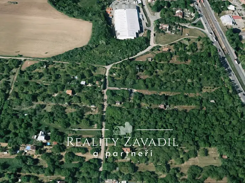Prodej stavebního pozemku 2000 m², Modřice – náhled fotky 2