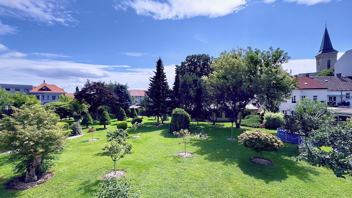 Pronájem bytu 2+kk 62 m² – fotografie 3