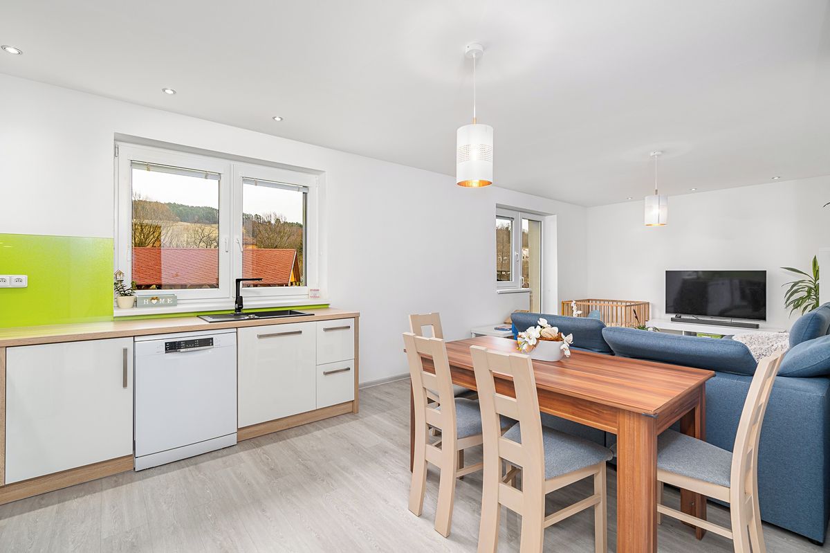 Prodej rodinného domu 183 m², pozemek 1352 m² – fotografie 4