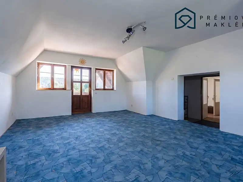 Prodej rodinného domu 300 m², pozemek 1322 m², Brandov – náhled fotky 3