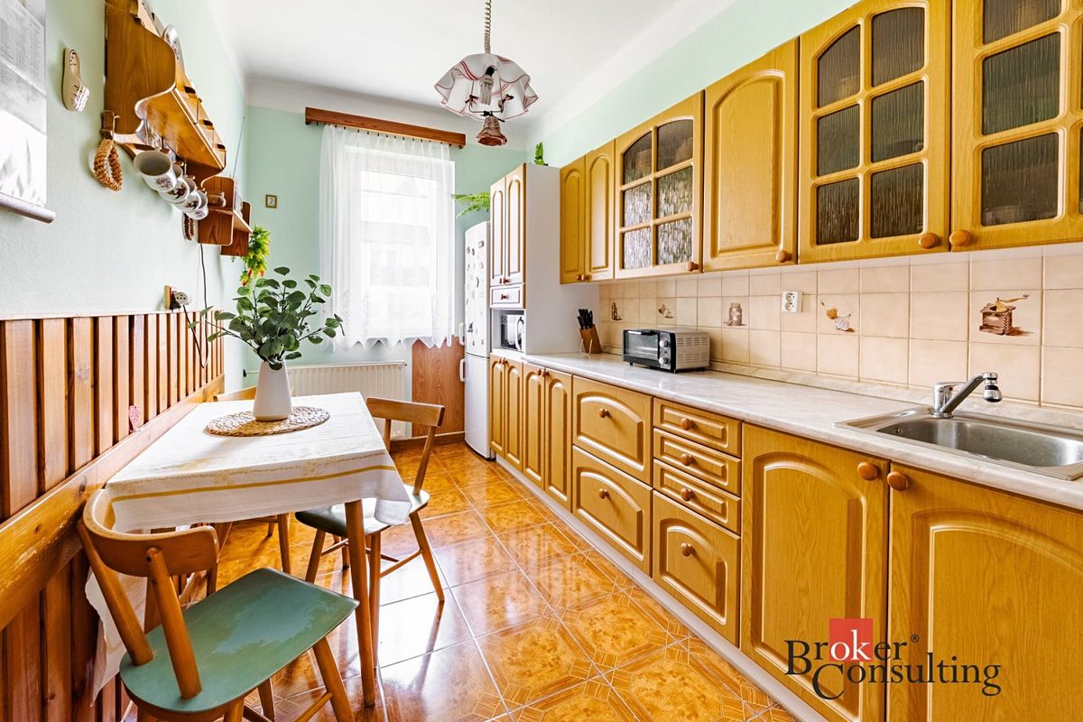 Prodej rodinného domu 160 m², pozemek 155 m² – fotografie 4