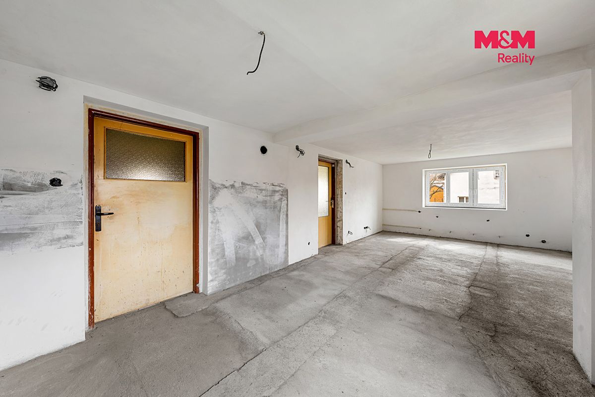 Prodej rodinného domu 200 m², pozemek 1443 m² – fotografie 4