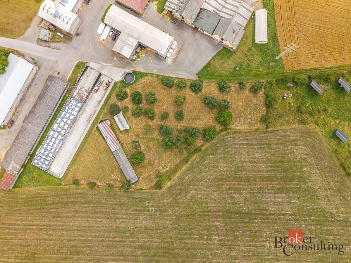 Prodej komerčního pozemku 5636 m²