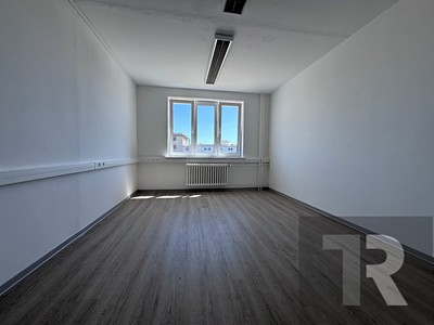 Комерційне приміщення в оренду, 16 м² (2 з 15)