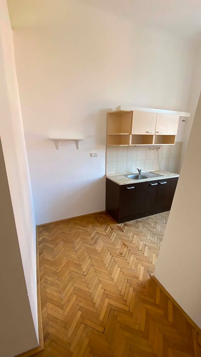 Pronájem bytu 2+1 70 m² – fotografie 3