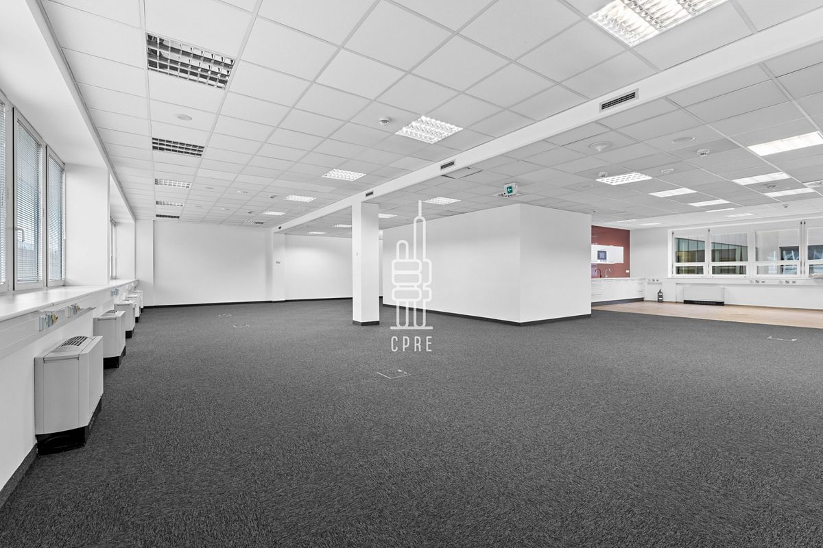 Pronájem kanceláře 342 m² – fotografie 2