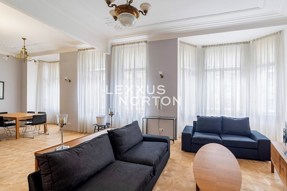 Pronájem bytu 4+kk 146 m²