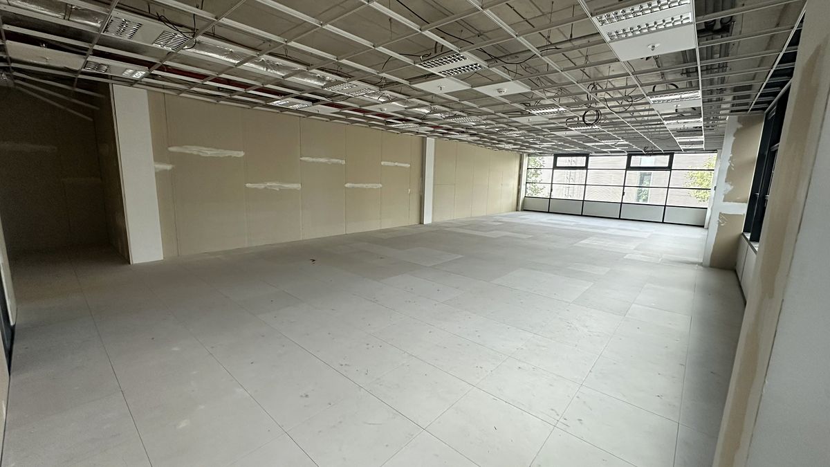Pronájem kanceláře 228 m² – fotografie 3