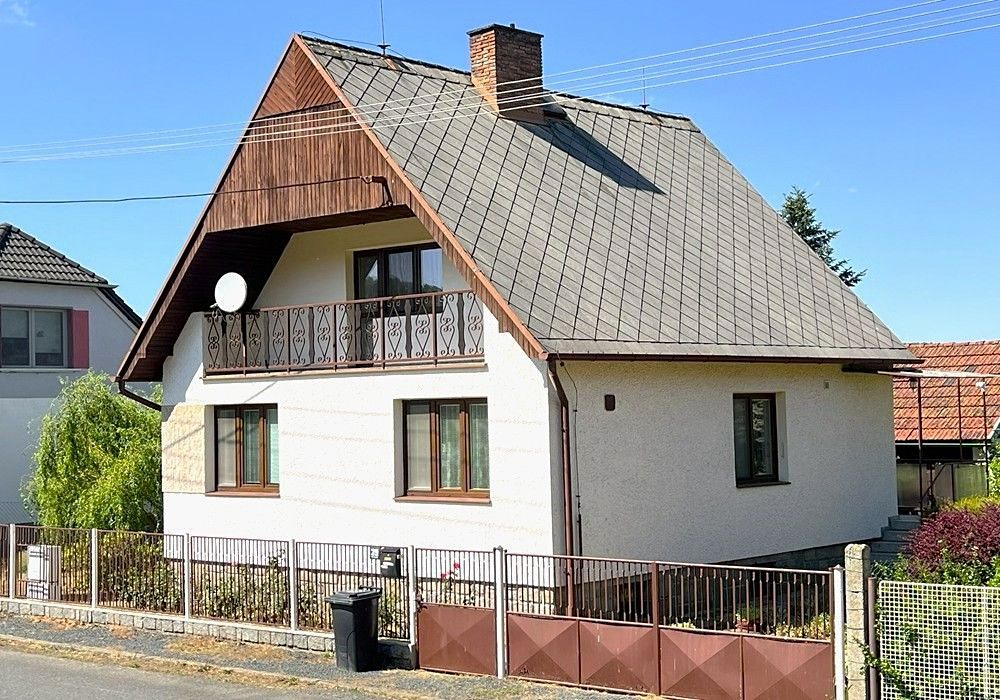 Prodej rodinného domu 210 m², pozemek 1162 m² – fotografie 4