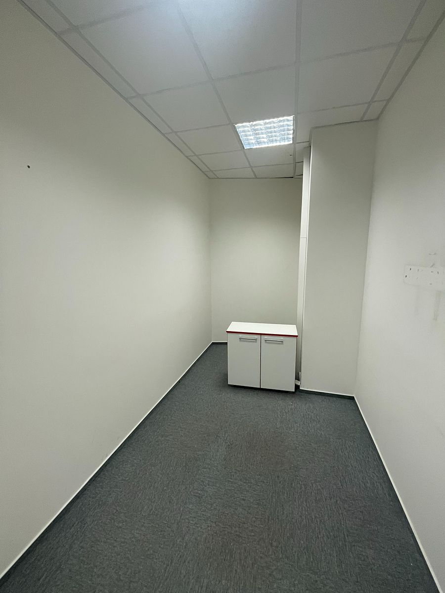 Pronájem kanceláře 77 m² – fotografie 5