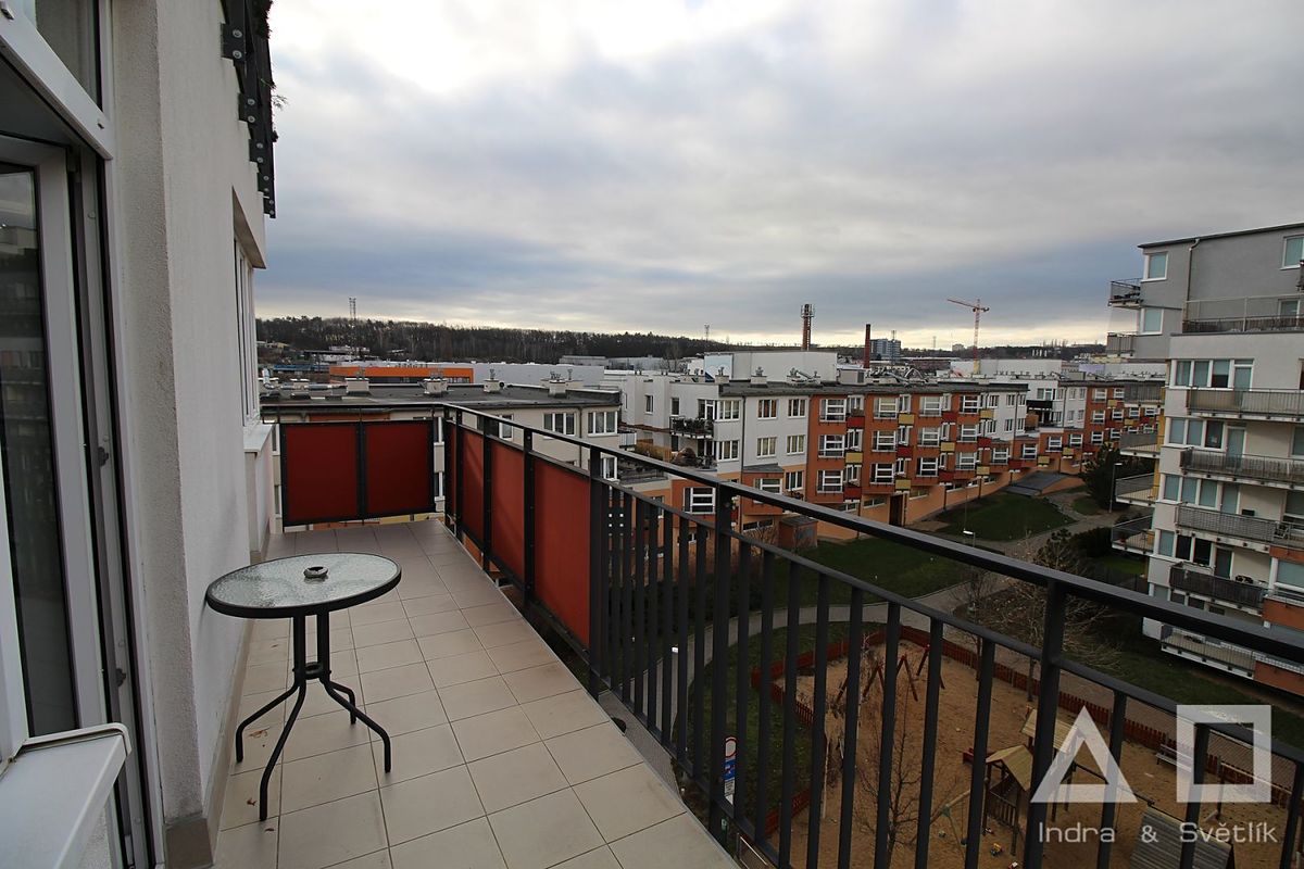 Pronájem bytu 2+kk 53 m² – fotografie 3