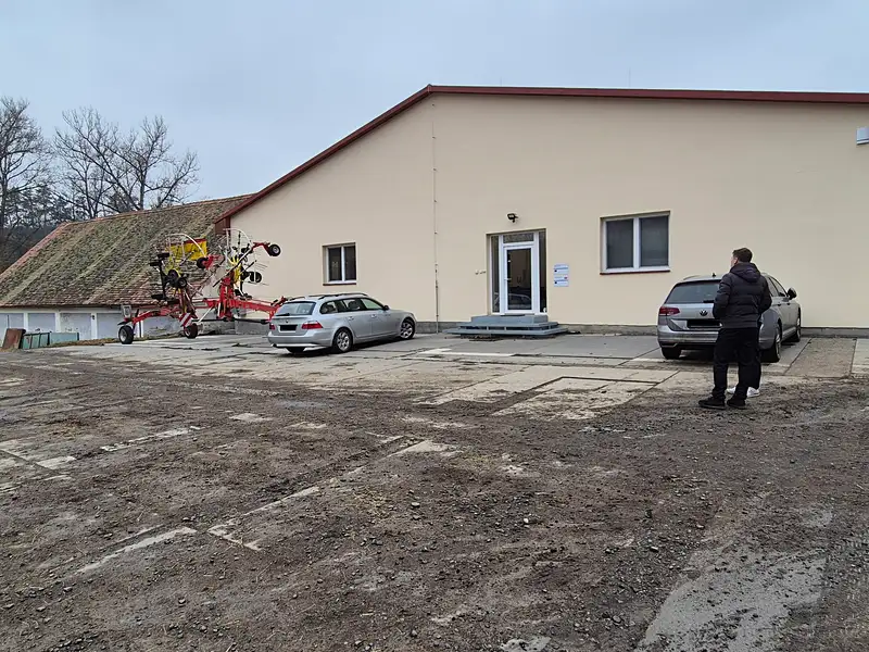 Prodej specifického typu nemovitosti 1500 m², Nový Knín – náhled fotky 1