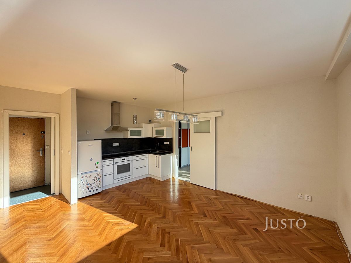 Pronájem bytu 2+kk 42 m² – fotografie 3