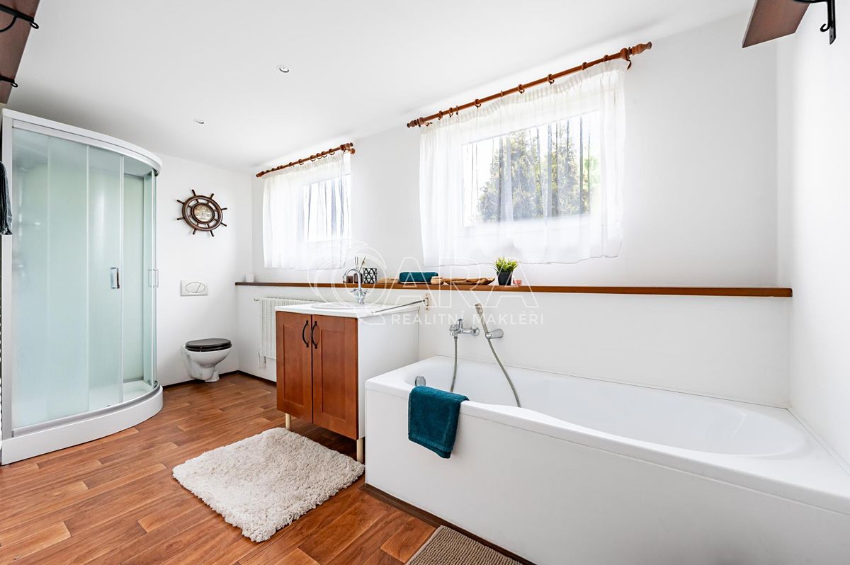 Prodej rodinného domu 250 m², pozemek 468 m² – fotografie 5