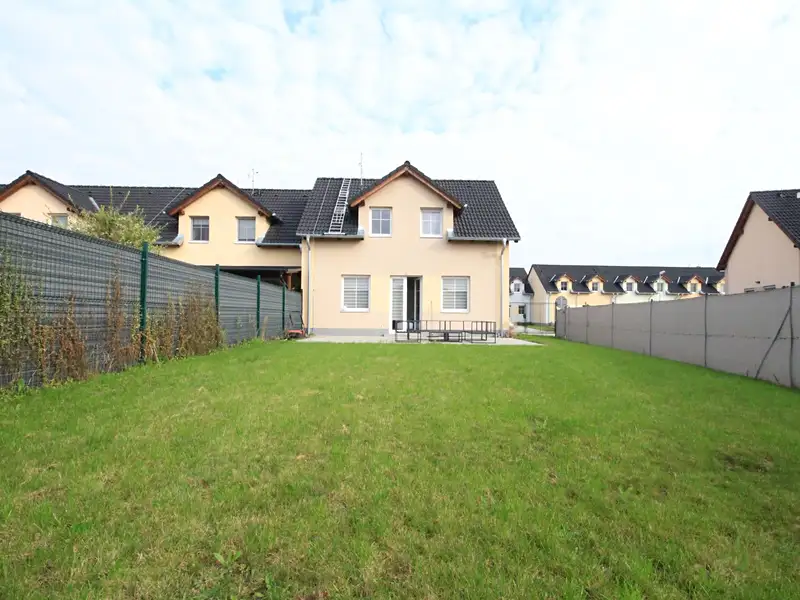 Pronájem rodinného domu 103 m², pozemek 372 m², Postřižín – náhled fotky 2