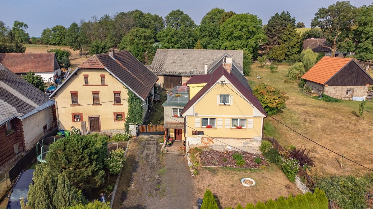 Prodej zemědělské usedlosti 1300 m², pozemek 2630 m²