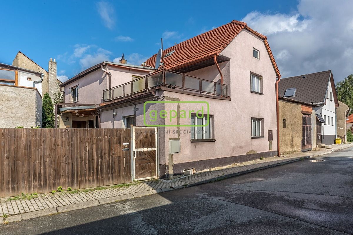 Prodej rodinného domu 100 m², pozemek 142 m² – fotografie 2