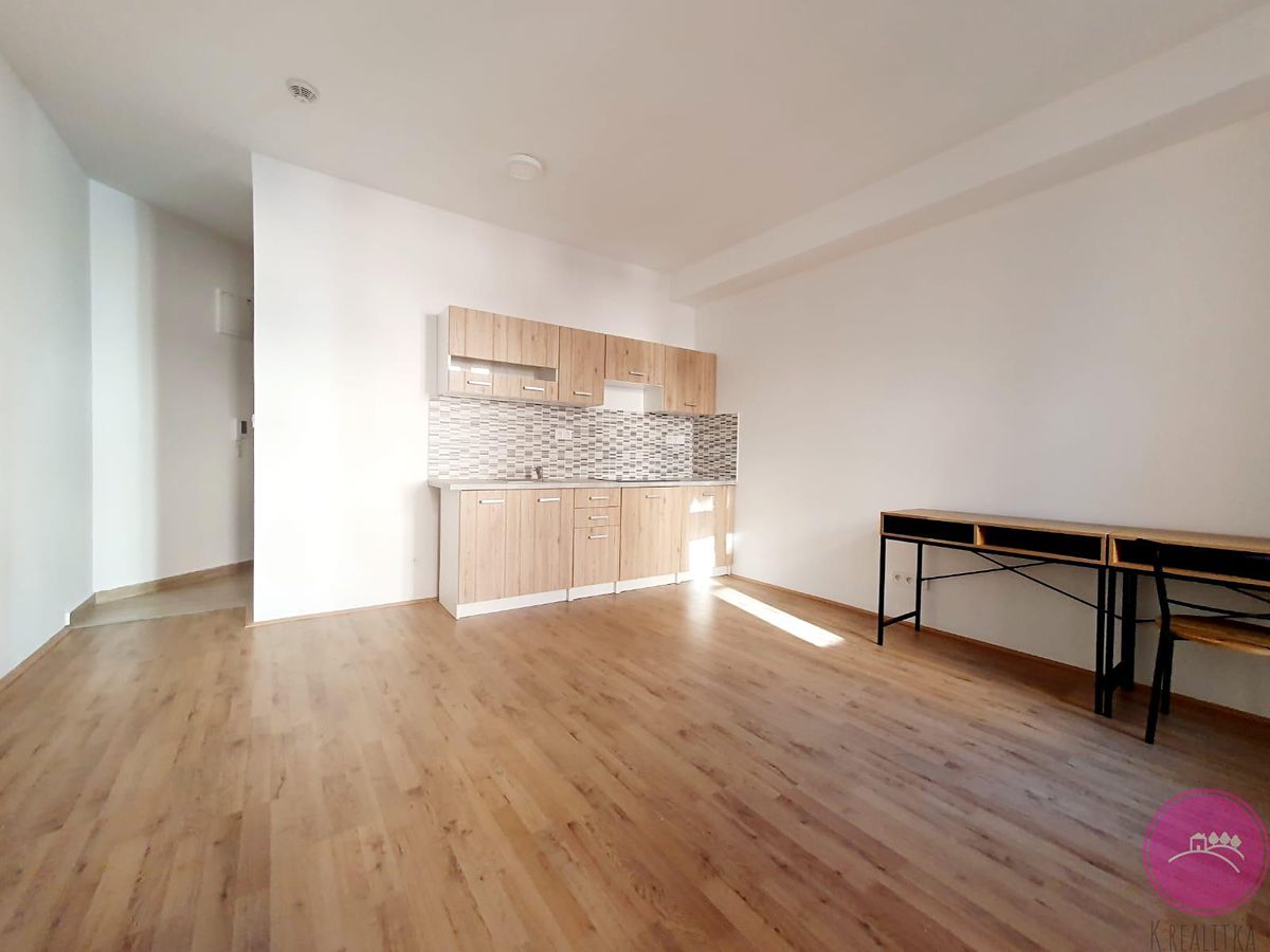Pronájem bytu 1+kk 35 m²