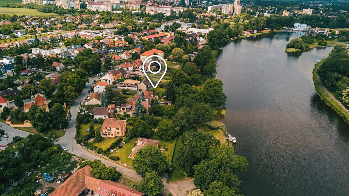 Prodej stavebního pozemku 2460 m² – fotografie 2