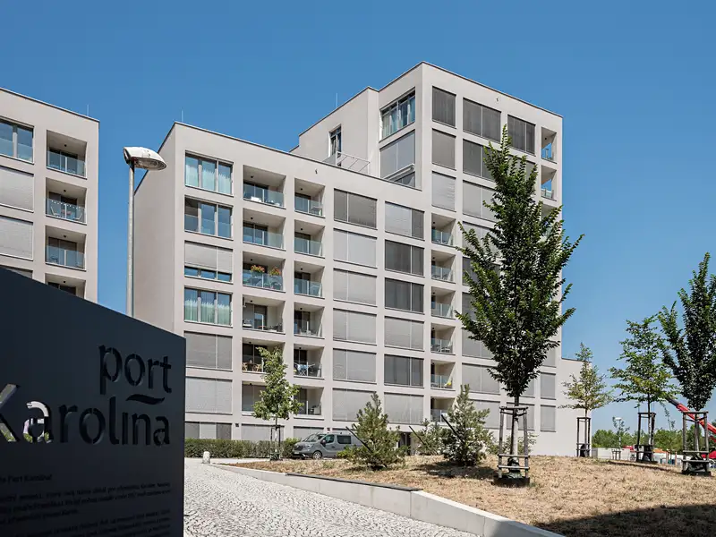 Prodej garážového stání 13 m², Praha – náhled fotky 1