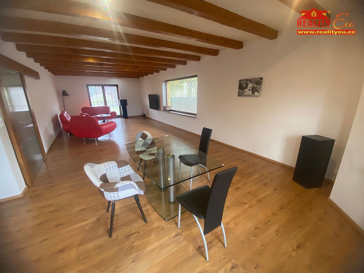 Prodej rodinného domu 177 m², pozemek 625 m² – fotografie 4