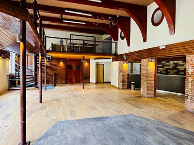 Pronájem komerční nemovitosti 500 m²