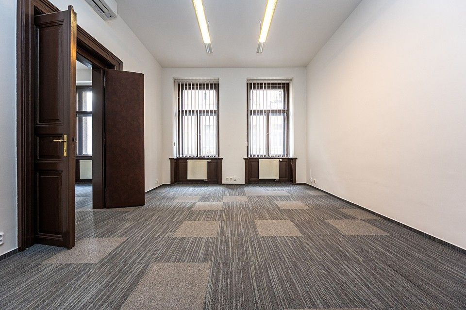 Pronájem kanceláře 212 m² – fotografie 2