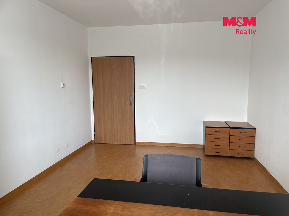 Pronájem kanceláře 17 m² – fotografie 3