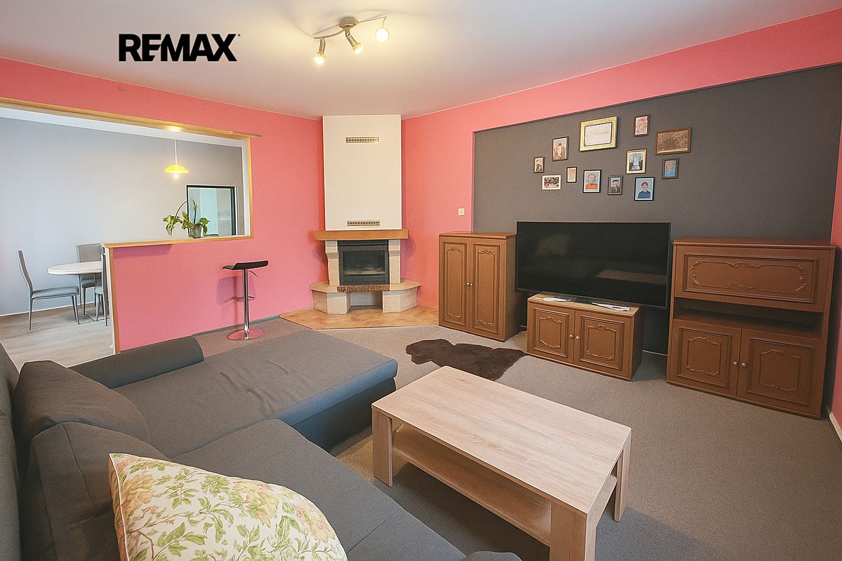 Prodej vícegeneračního domu 230 m², pozemek 1032 m² – fotografie 2