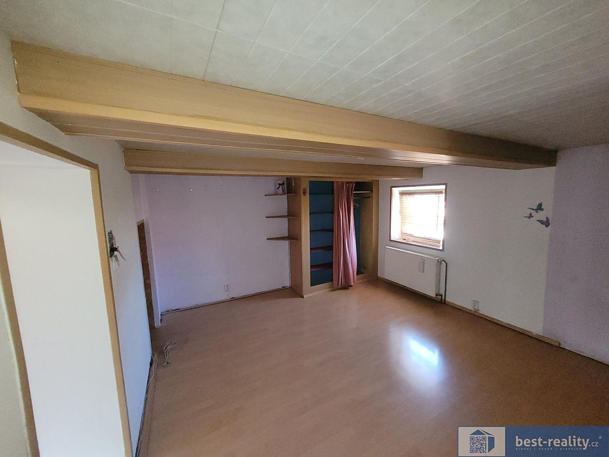 Prodej rodinného domu 335 m², pozemek 320 m² – fotografie 2