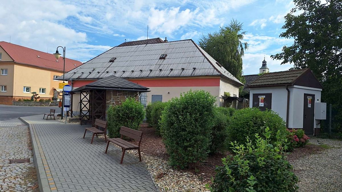 Prodej obchodního prostoru 106 m² – fotografie 2