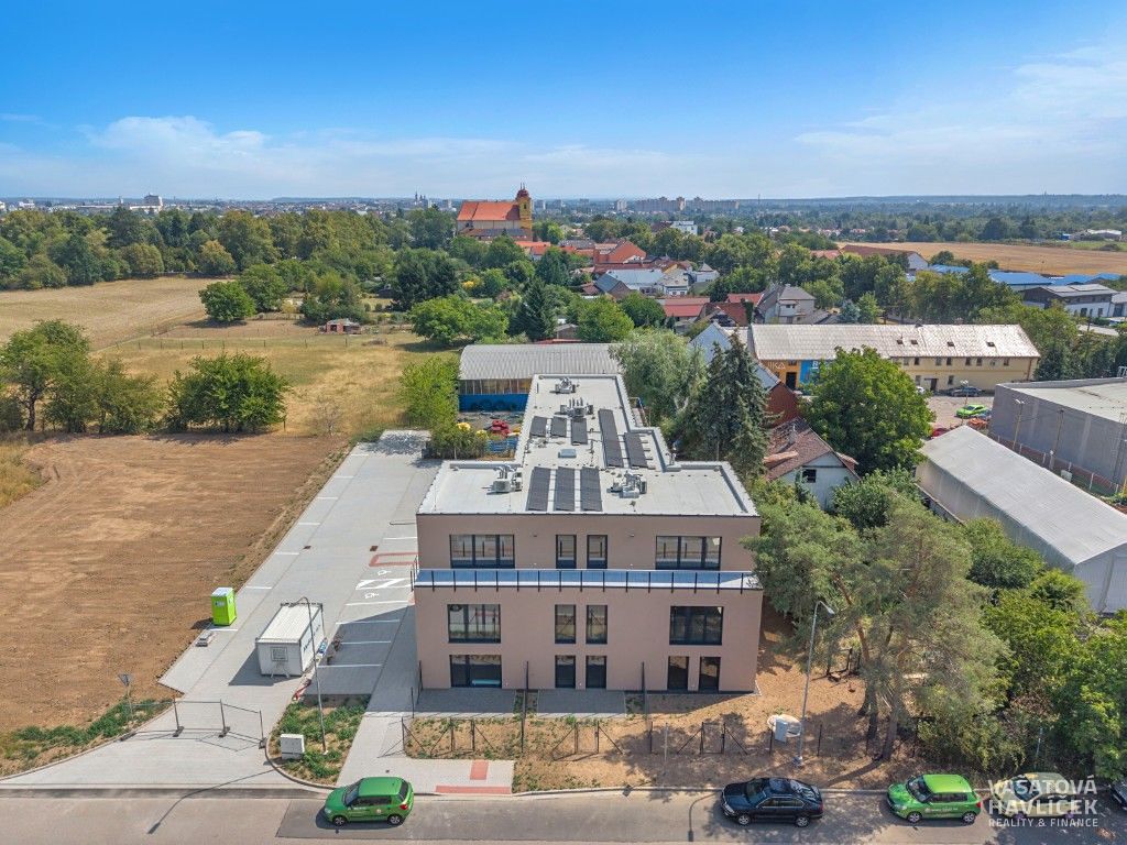 Pronájem bytu 2+kk 106 m² – fotografie 2