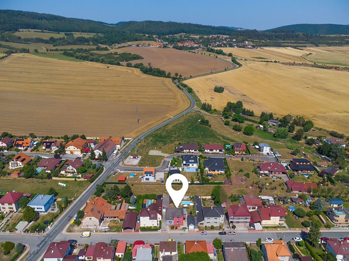 Prodej rodinného domu 220 m², pozemek 357 m² – fotografie 3