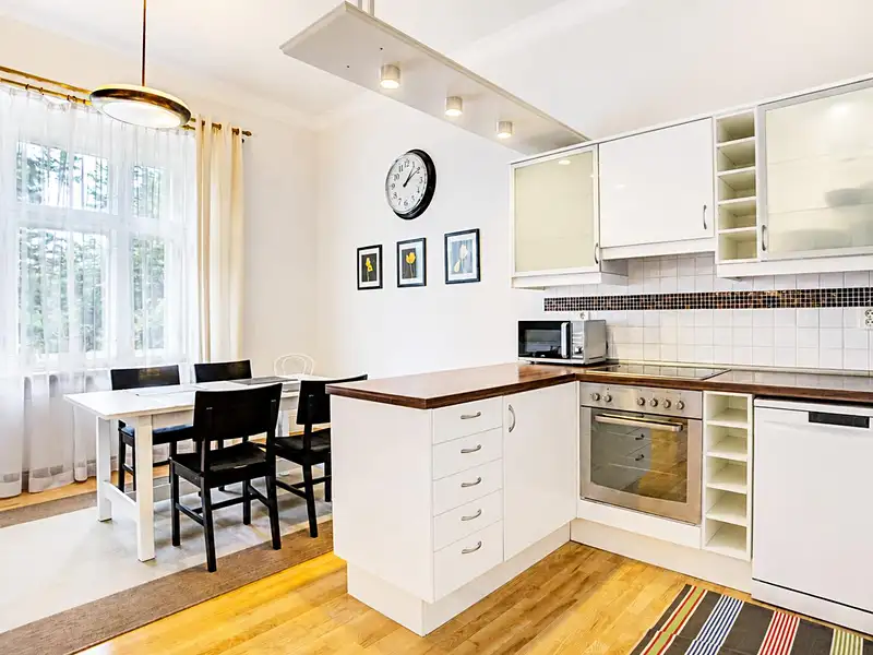 Pronájem bytu 3+1 108 m², Praha – náhled fotky 1