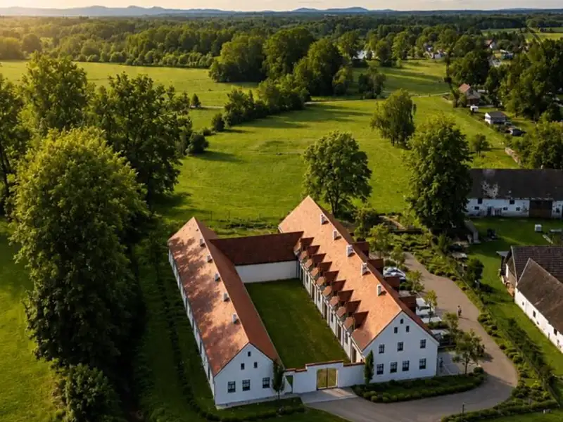 Prodej bytu 6 pokojů a více 247 m², Třeboň – náhled fotky 3