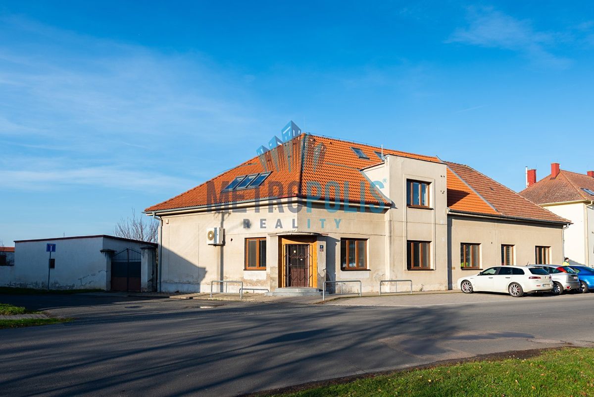 Prodej obchodního prostoru 350 m² – fotografie 2