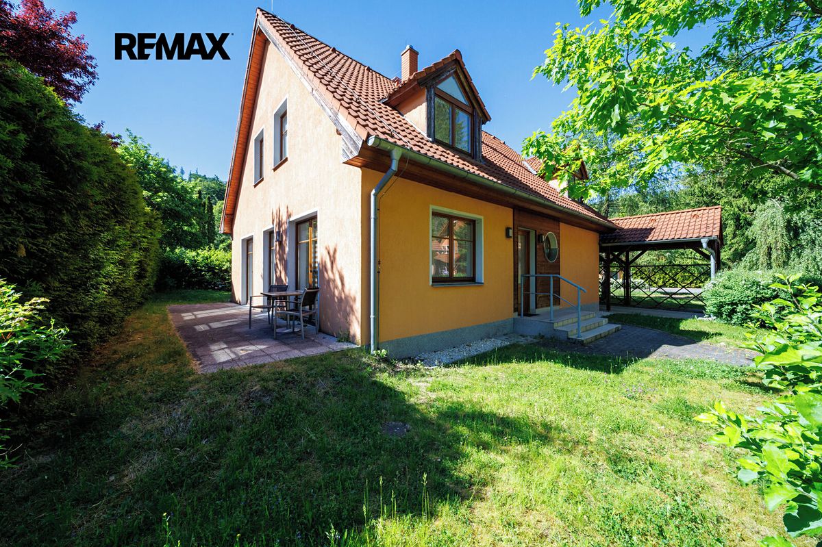 Prodej rodinného domu 137 m², pozemek 560 m² – fotografie 2