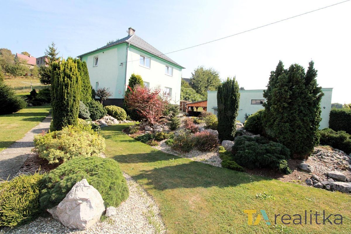 Prodej rodinného domu 180 m², pozemek 1248 m²