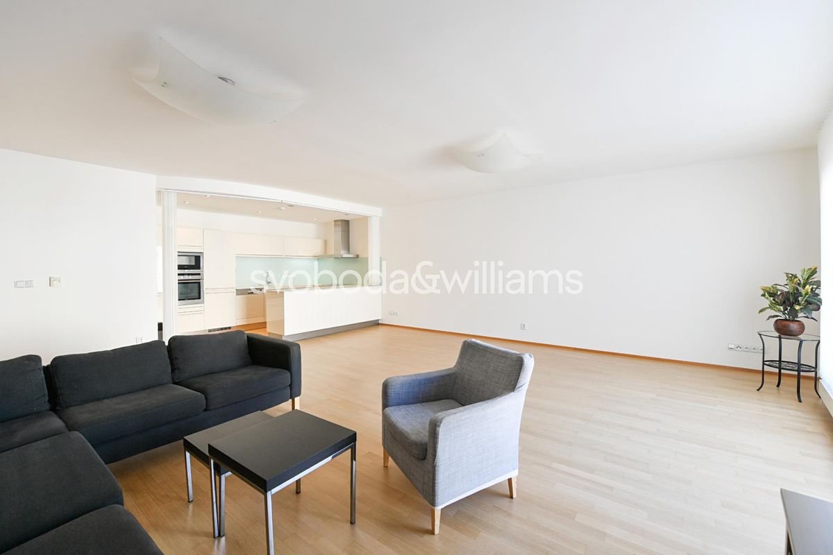 Pronájem bytu 4+kk 130 m²