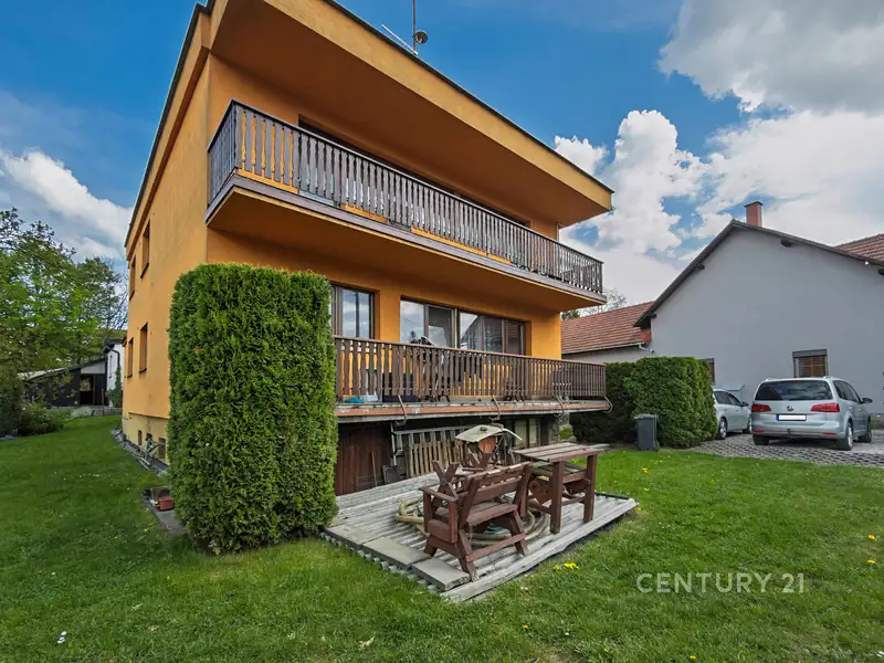 Prodej rodinného domu 391 m², pozemek 871 m², Vražné – náhled fotky 1