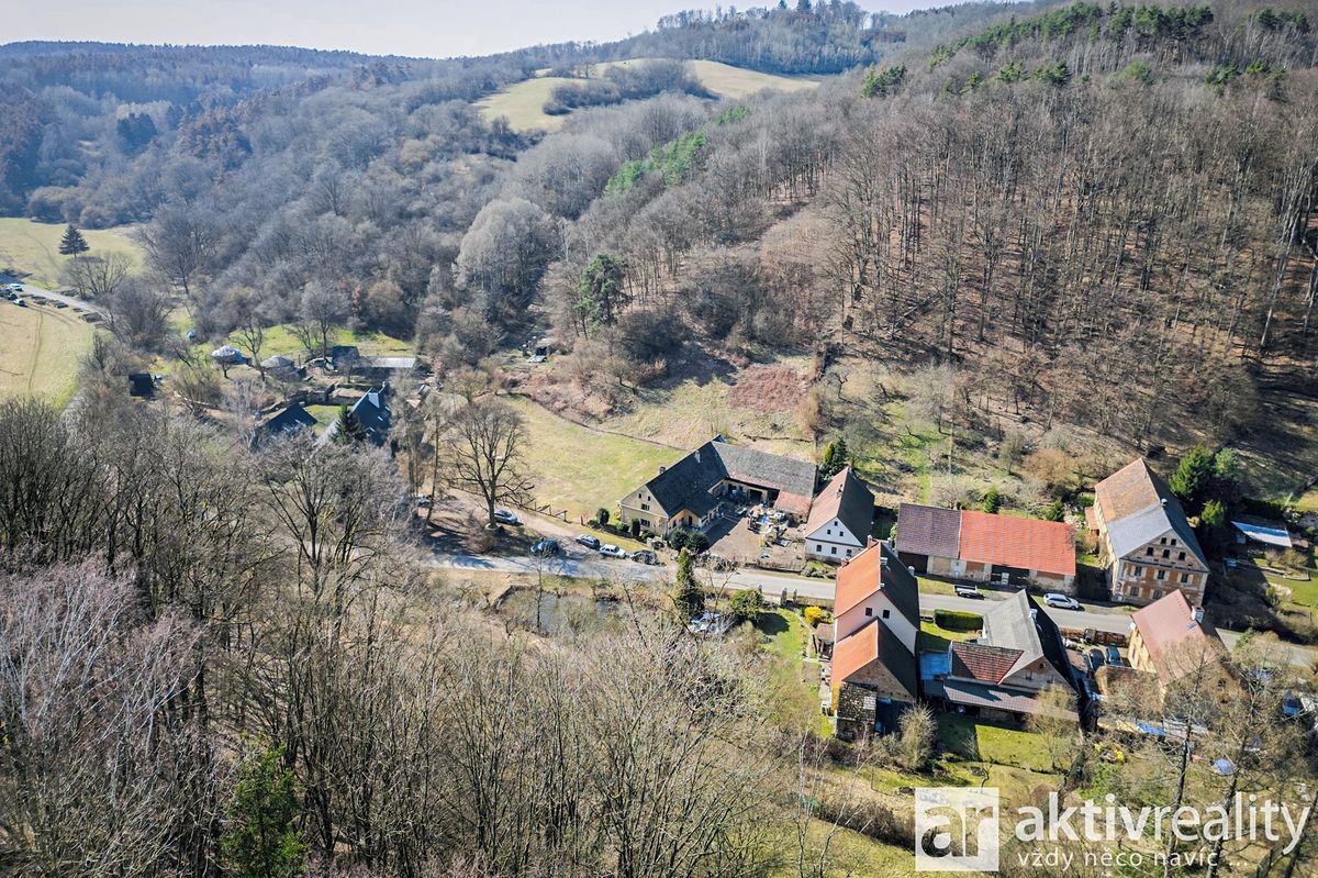 Prodej stavebního pozemku 5862 m² – fotografie 2