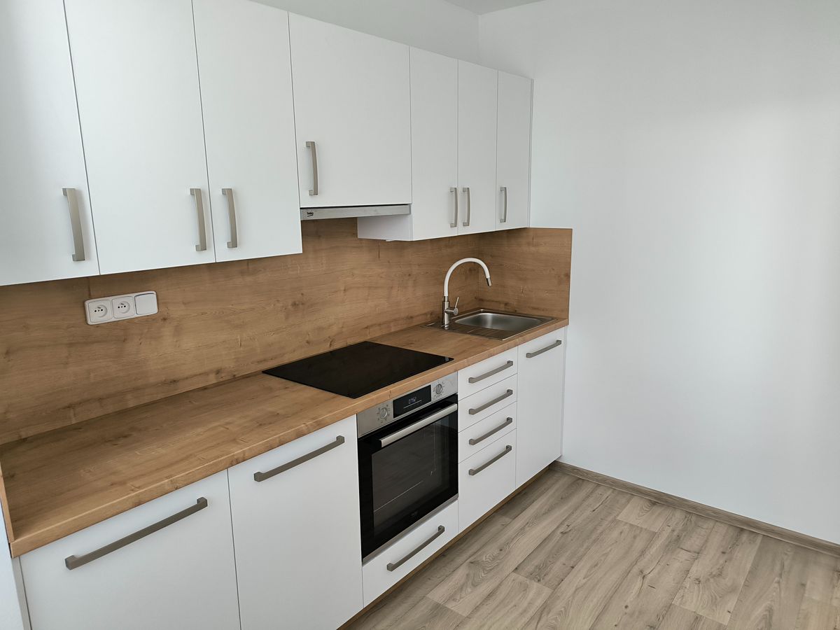 Pronájem bytu 1+1 32 m² – fotografie 2