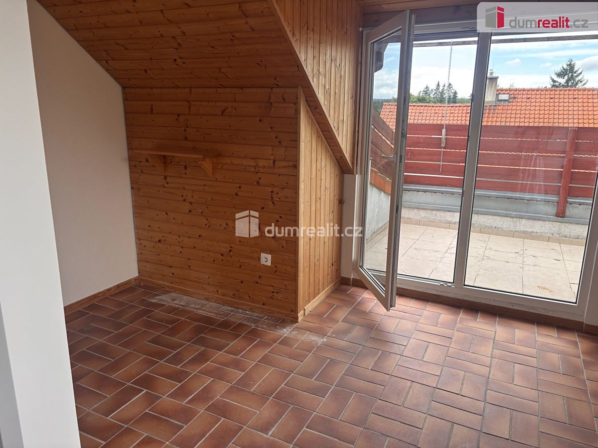 Pronájem bytu pokoje 13 m²