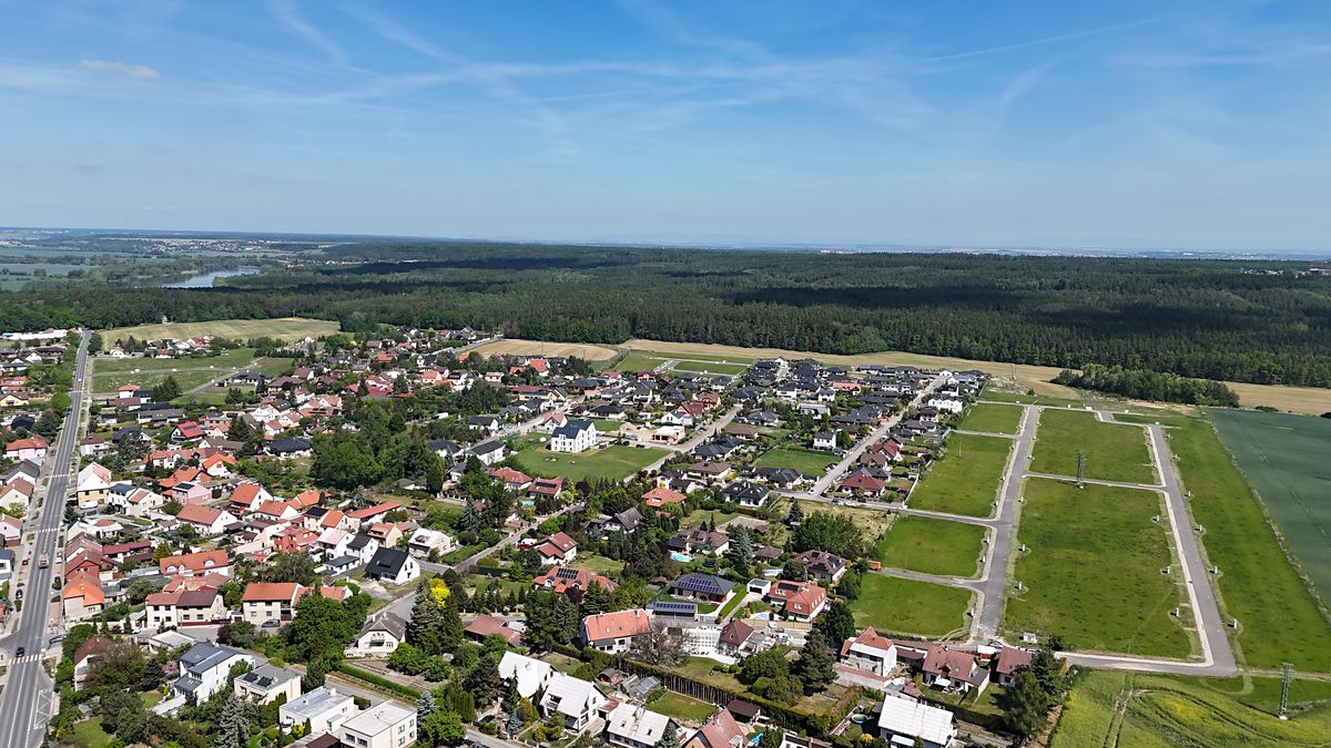 Prodej stavebního pozemku 950 m² – fotografie 2