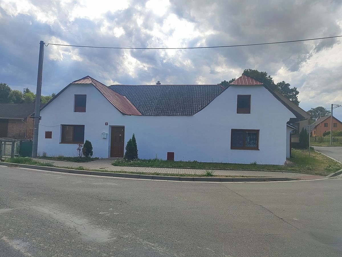 Prodej rodinného domu 100 m², pozemek 610 m² – fotografie 2