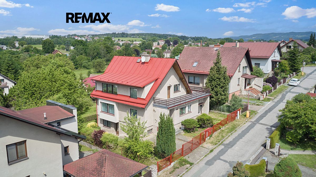 Prodej vícegeneračního domu 240 m², pozemek 985 m² – fotografie 3
