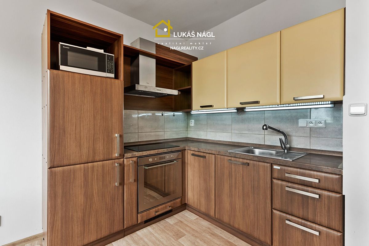 Pronájem bytu 2+kk 36 m² – fotografie 2